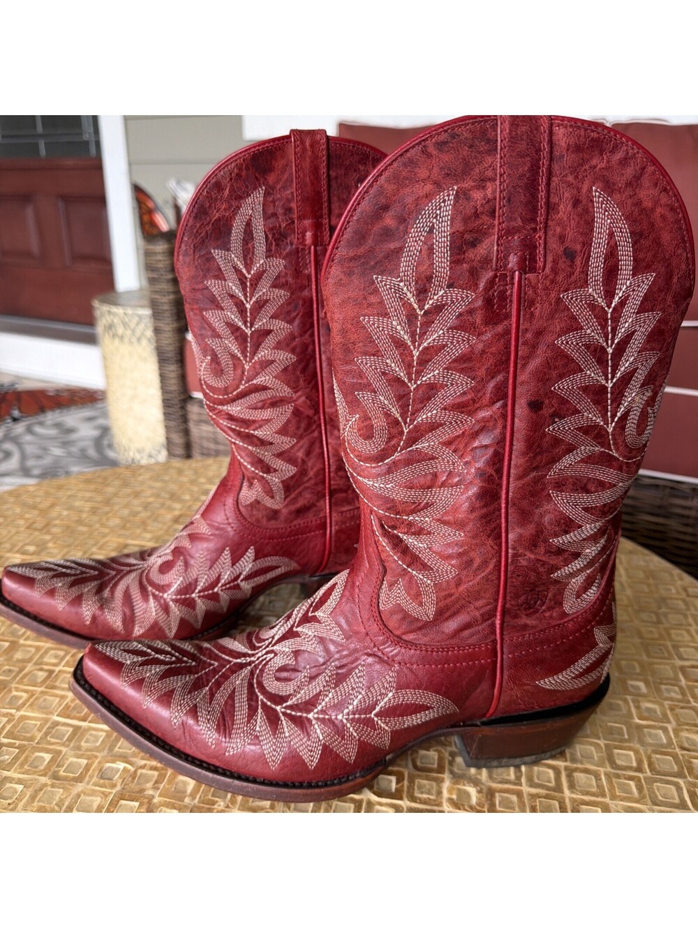 Ariat Red Leather Western Cowboy Boots Womens Size 8B Embroidered Design